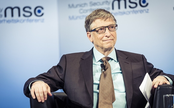 Links loopt rood aan als Bill Gates minder hard loopt voor de groene beweging
