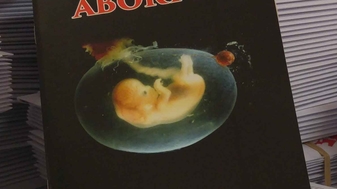 Pro-life brochure werpt licht op de duistere realiteit van abortus