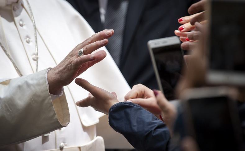 Voor paus Franciscus is "abortus geen primair religieuze aangelegenheid"