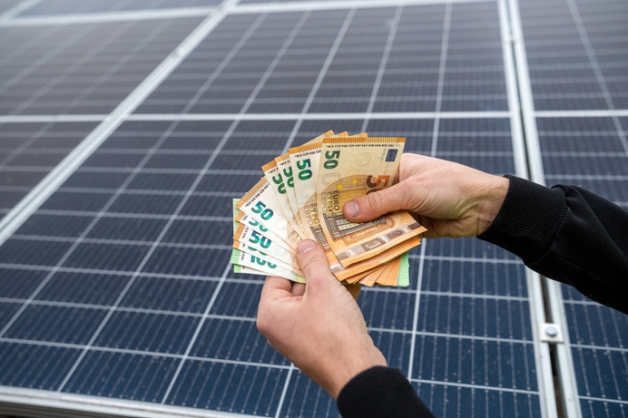 Groene sprookjes weerlegd: zó inefficiënt is wind- en zonne-energie