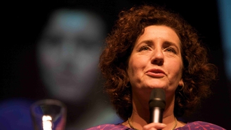 Van Engelshoven loopt bloedneus op in Tweede Kamer