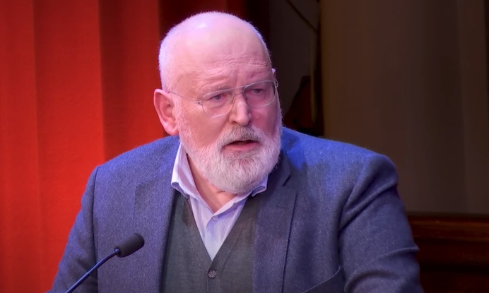 Frans Timmermans' nieuwste boek kan zelfs De Volkskrant niet warm maken