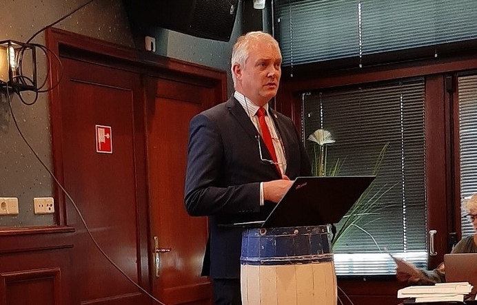 Cultuur onder Vuur houdt lezing voor vissers in Volendam