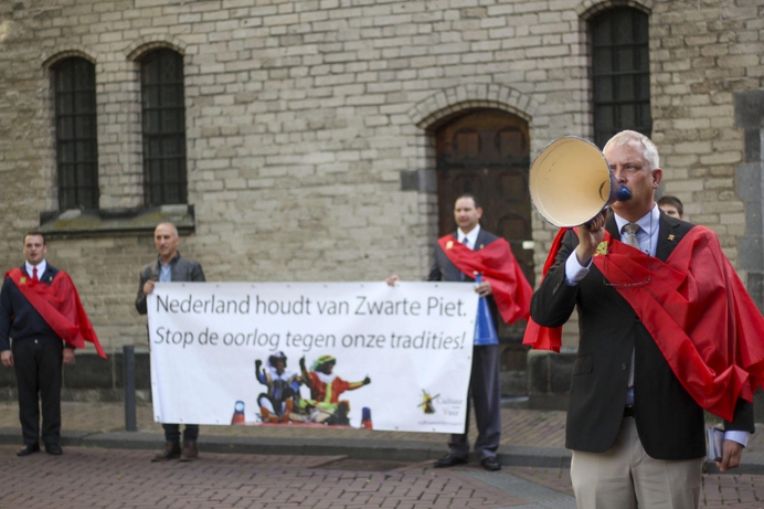 Cultuur onder Vuur voert campagne op straat voor Zwarte Piet