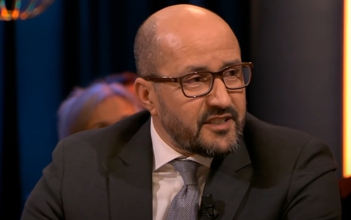 Hoofddoekje Arnhem: de islamiseringstactiek van Ahmed Marcouch