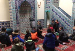 Cultuur onder Vuur roept ouders op tot burgerlijke ongehoorzaamheid bij moskeebezoek