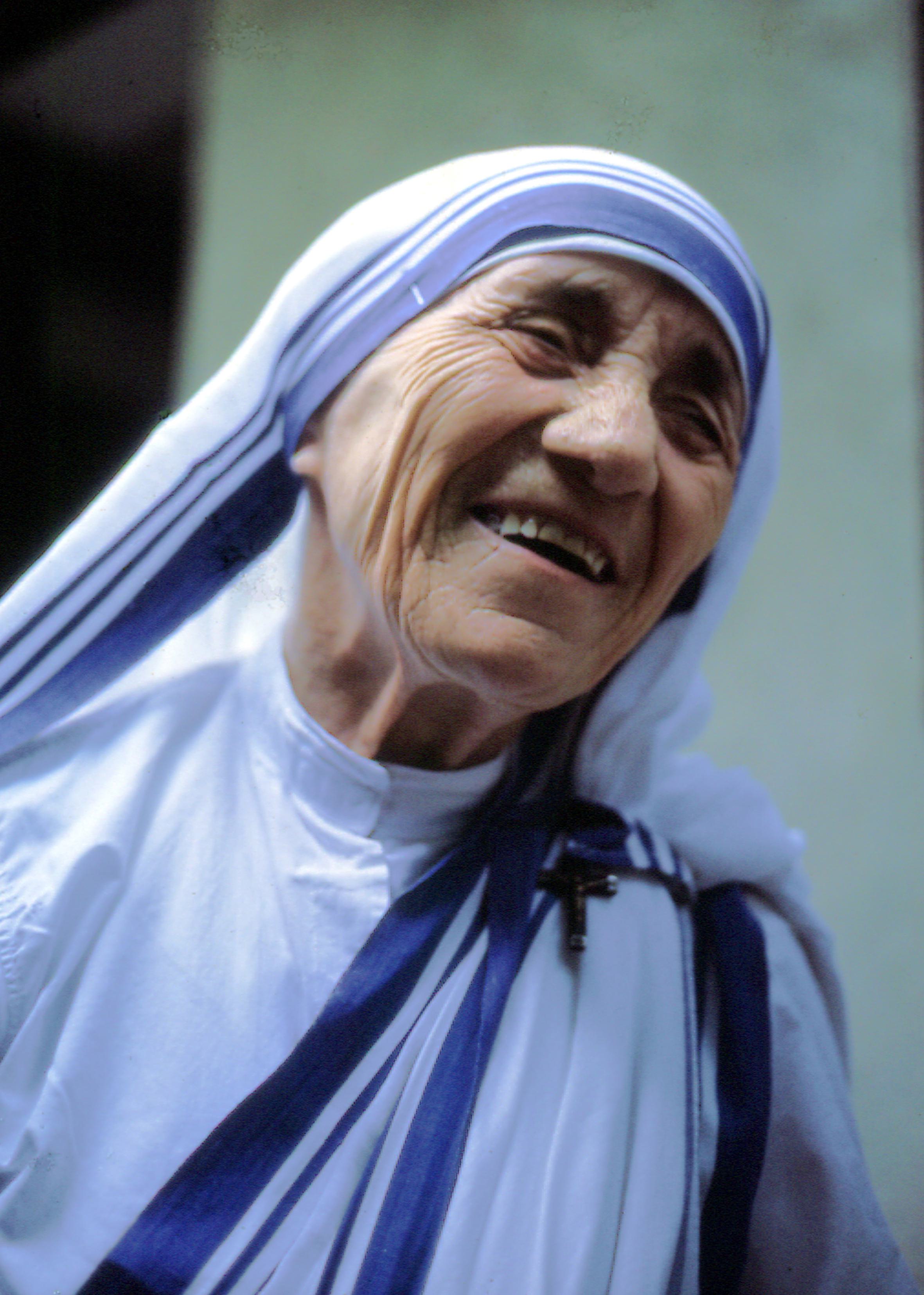 Moeder Teresa heilig verklaard: 'Abortus grootste vernietiger van liefde en vrede'