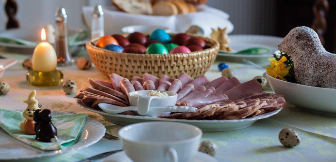 Zelfislamisering: paasontbijt geschrapt vanwege ramadan
