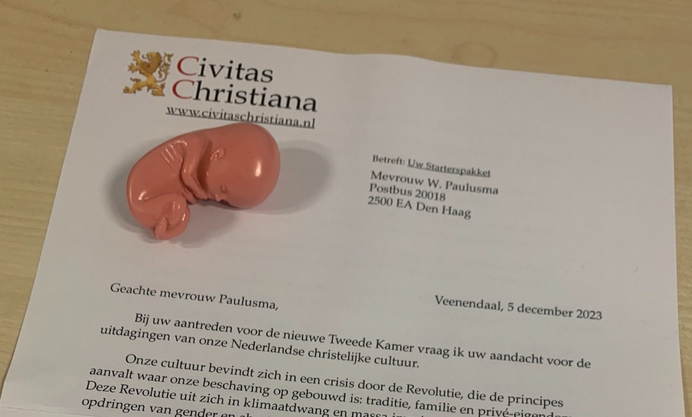 Geweten wordt aangesproken: pro-abortus politici vallen over onze pop van ongeboren kind