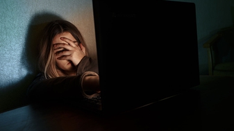 Jeugdjournaal waarschuwt: kinderen krijgen porno via sociale media