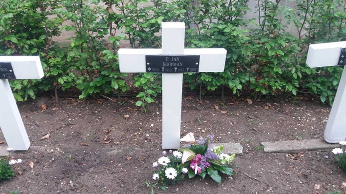 Stirezo herdenkt Pater Koopman