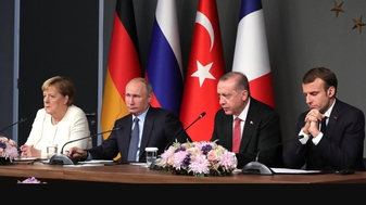 Van Lenin tot Poetin: hoe het Westen de Russische macht heeft opgebouwd