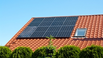 Saldering weg bij zonnepanelen: consument draait op voor grillige klimaatpolitiek