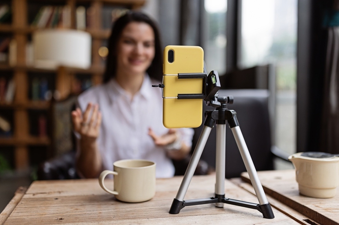 Pensioenfondsen huren influencers in om jongvolwassenen voor het nieuwe stelsel te werven
