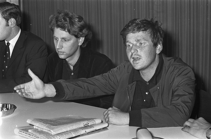 1280px Aankomst linkse studentenleider Karl Dietrich Wolff op Schiphol De Franse stude Bestanddeelnr 921 3748