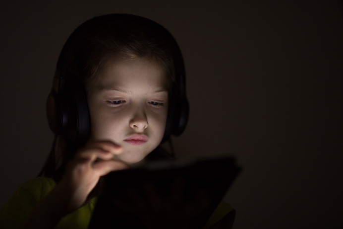 Waarom geeft Apple tieners toegang tot pornografie?