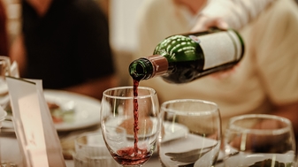 Gratis wijn in een nieuw Italiaans restaurant doet het onmogelijke