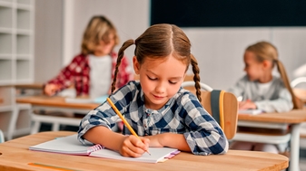Basisschooldirectrice: ‘Door Gezin in Gevaar past onze school noodgedwongen de Lentekriebels-lessen aan’