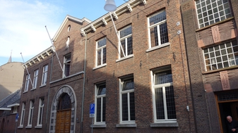 Hoe de overheid via het COC de lhbt-ideologie opdringt aan de katholieke Kerk