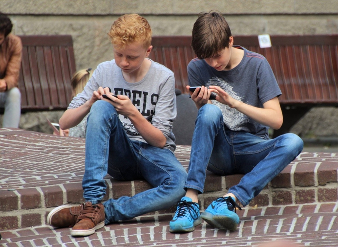 Friend on phones