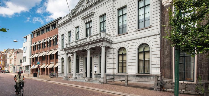 Rechtszaak: school blijft bij ontslag ‘Paarse Vrijdag’-weigeraar Benny Elwuar