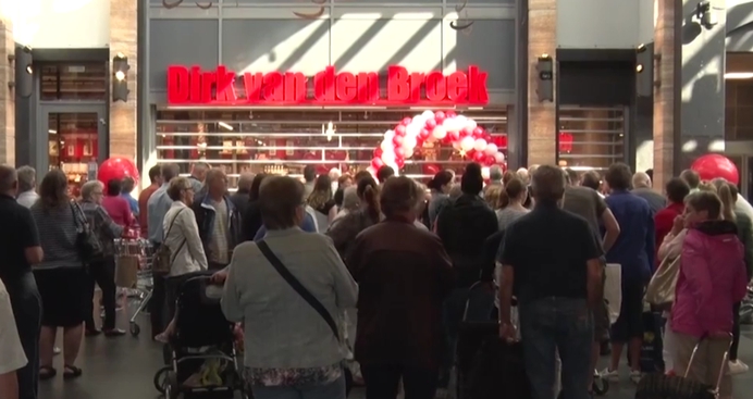 Seksspeeltjes bij Dirk: supermarkt erkent “verkeerde zet”