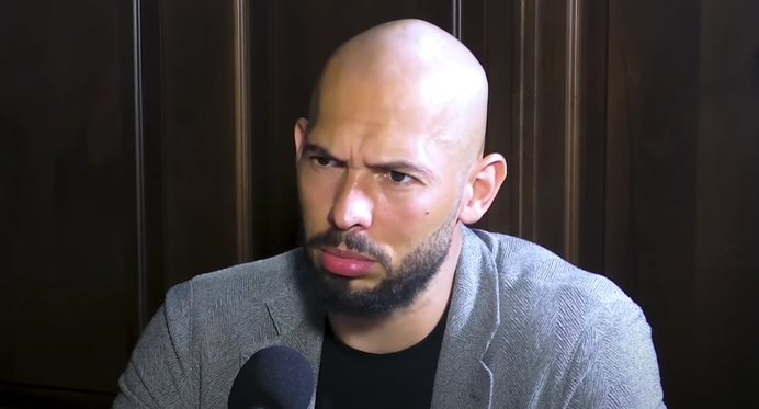 Wie is Andrew Tate? Naar eigen zeggen is hij een aasgier die een gebroken samenleving uitbuit