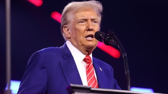 Trump gebruikt eerste dag als president voor maatregelen tegen gender