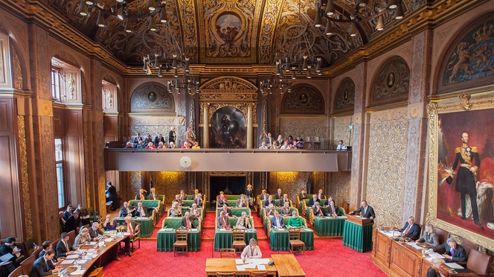 Senatoren, stop de lhbti-sering van de Grondwet!