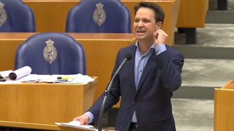 Genderlinks in tranen: Tweede Kamer verwerpt omstreden D66-conversiewet
