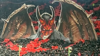'Lucifer, grijp onze zielen': in de aanwezigheid van kinderen roepen voetbalfans Satan aan