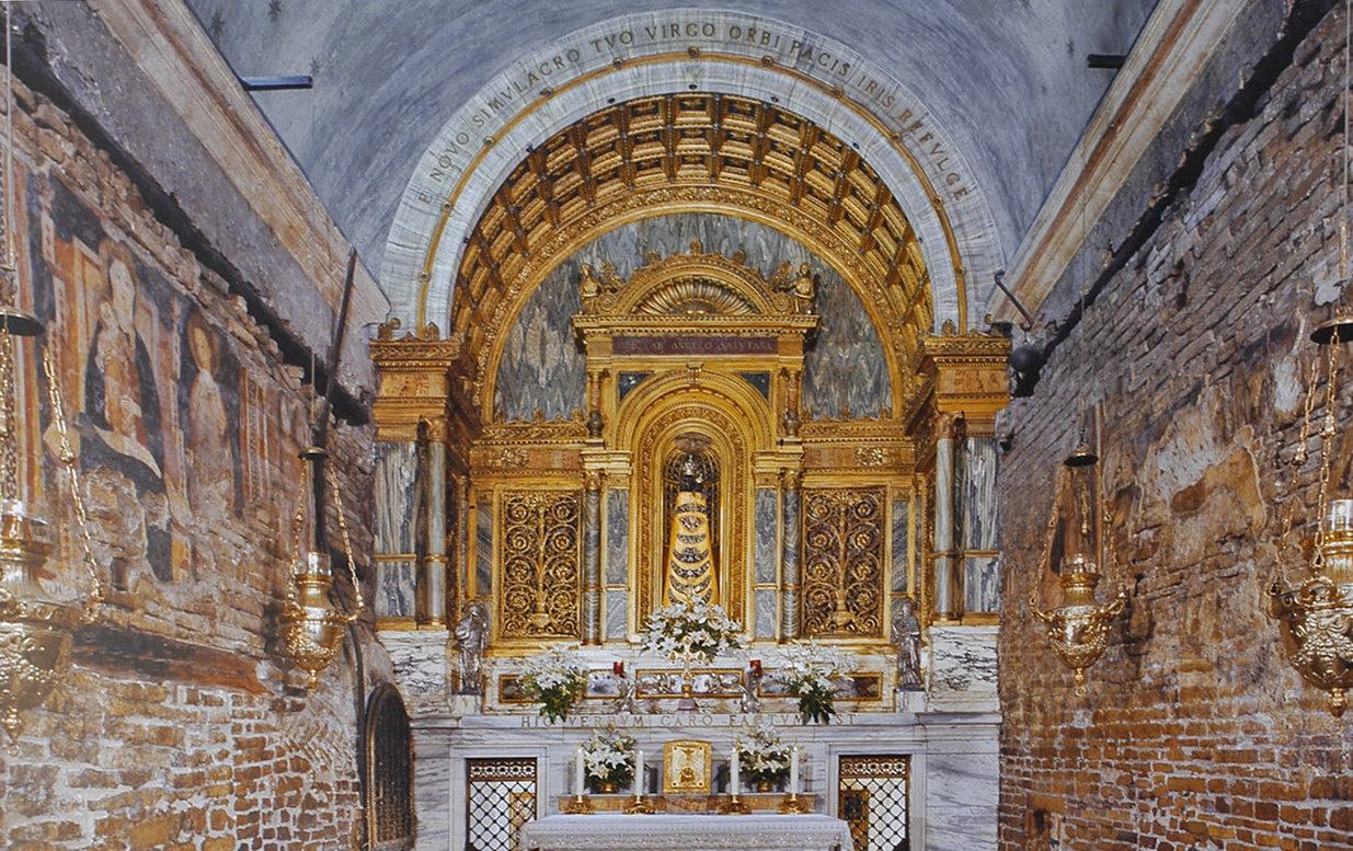 Het Heilig Huis van Loreto: heiligdom van "niet-onderhandelbare levensbeginselen"