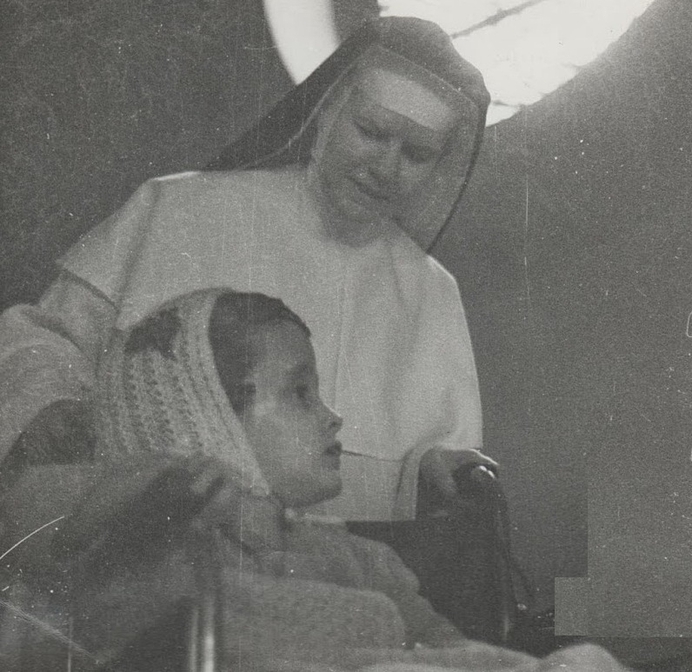 Een kleine heilige: het verborgen leven van Mary Ann Long