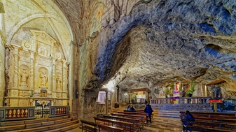De aartsengel Sint-Michaël verschijnt op Monte Gargano