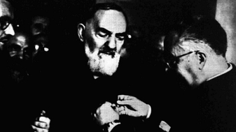 Hoe de zielen uit het vagevuur Padre Pio om hulp smeekten