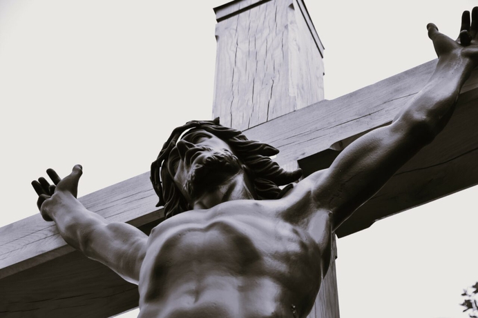 ‘In Hoc Signo Vinces’: Hoe Franse jongeren het kruis opheffen in de hele natie