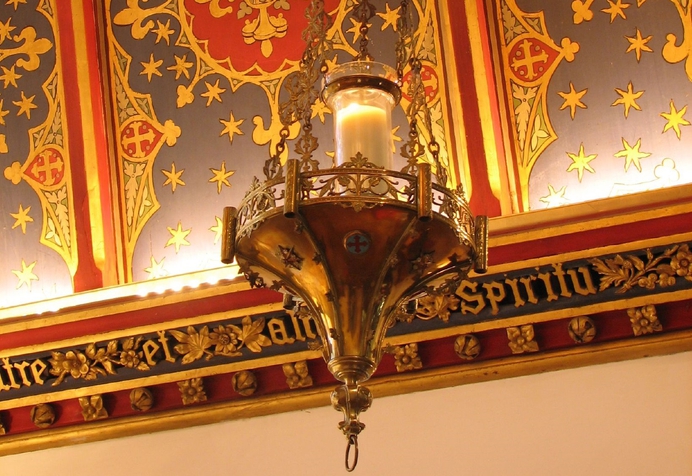 De godslamp is uitgebrand... net zoals Onze Lieve Vrouw van het Goede Welslagen voorspelde