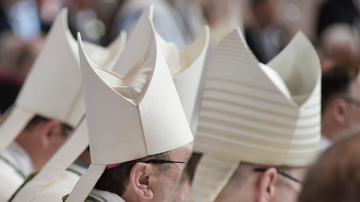 Vlaamse bisschoppen, geef géén kerkelijke 'zegening' aan homoseksuelen!