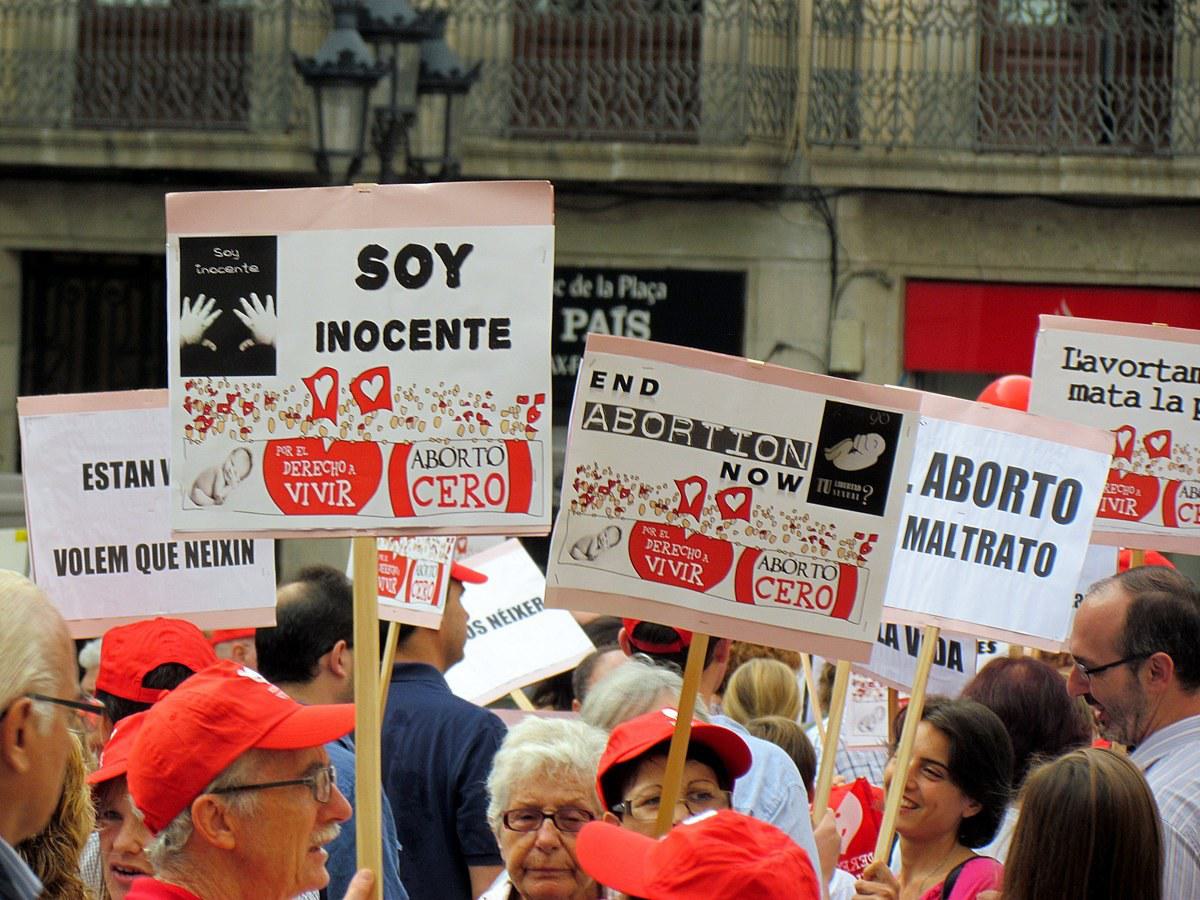 Schokkend: pro-life wakers in Spanje kunnen straks een jaar de cel in