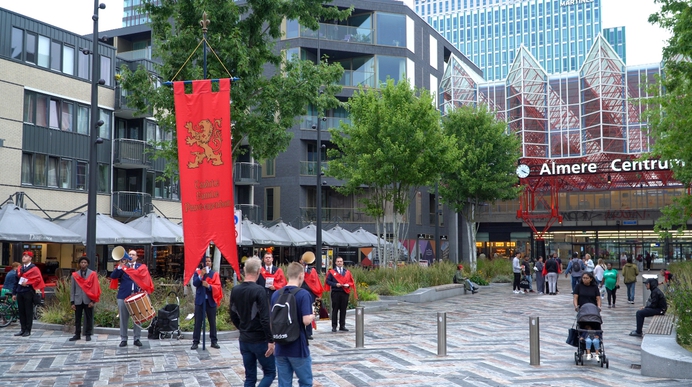 Almere8
