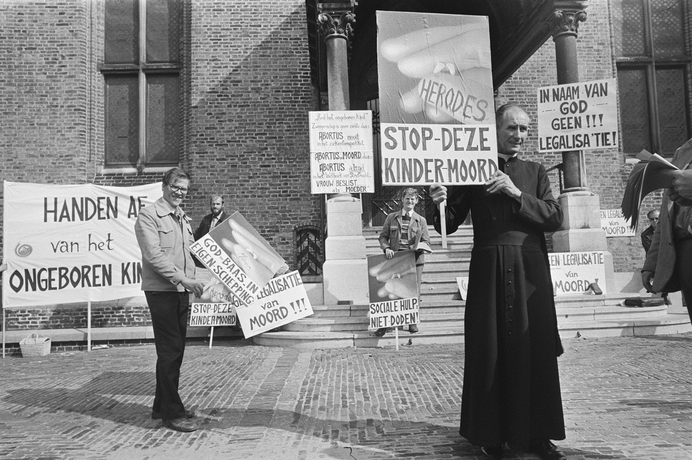 Waarom activisten abortus uit het strafrecht willen halen