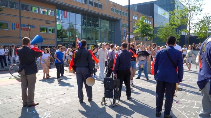 De straat op tegen abortus in Utrecht: ‘Jullie moeten allemaal sterven!’