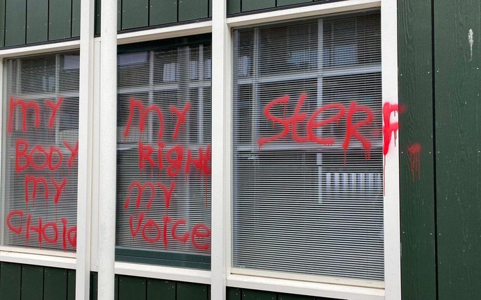 Abortusextremisten bekladden kantoor Schreeuw om Leven
