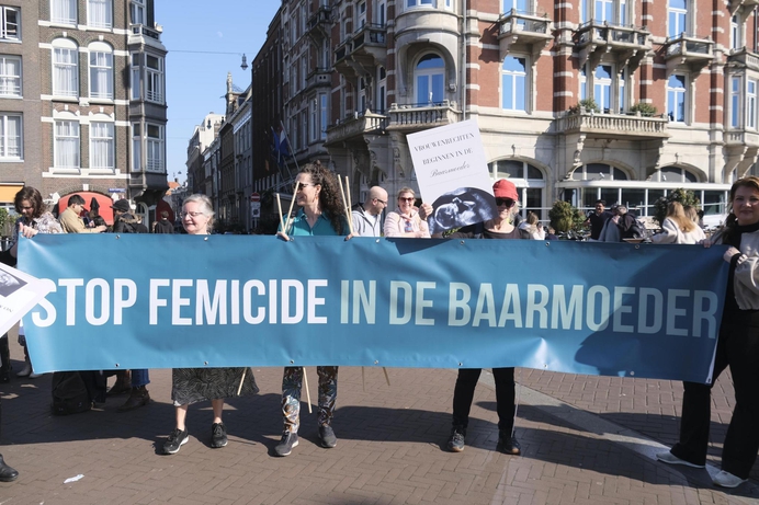Sti vrouwendag pro life demonstratie3
