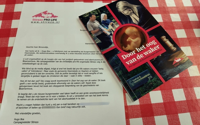 Stirezo stuurt gloednieuwe waakbrochure naar nieuwe burgemeester Heemstede