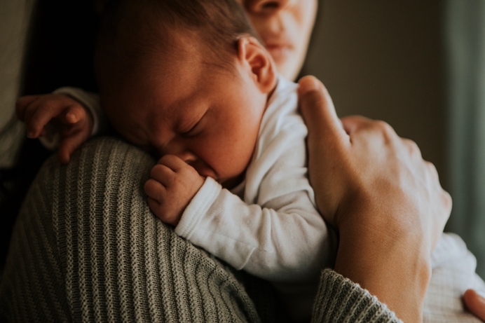 Wanneer de baby de moeder op wonderlijke wijze terugbetaalt voor haar opoffering
