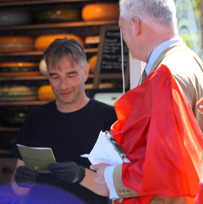 Street Campaign: how many Degrees has the Earth really Warmed?