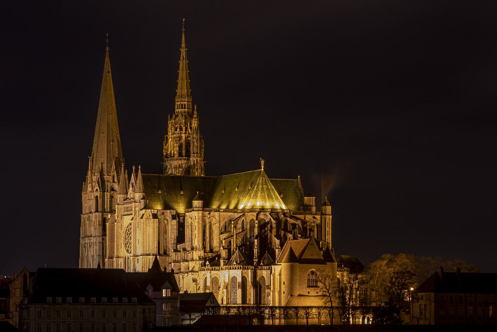 Chartres Cathedral: A Grandchild of God That Will Uplift & Inspire You