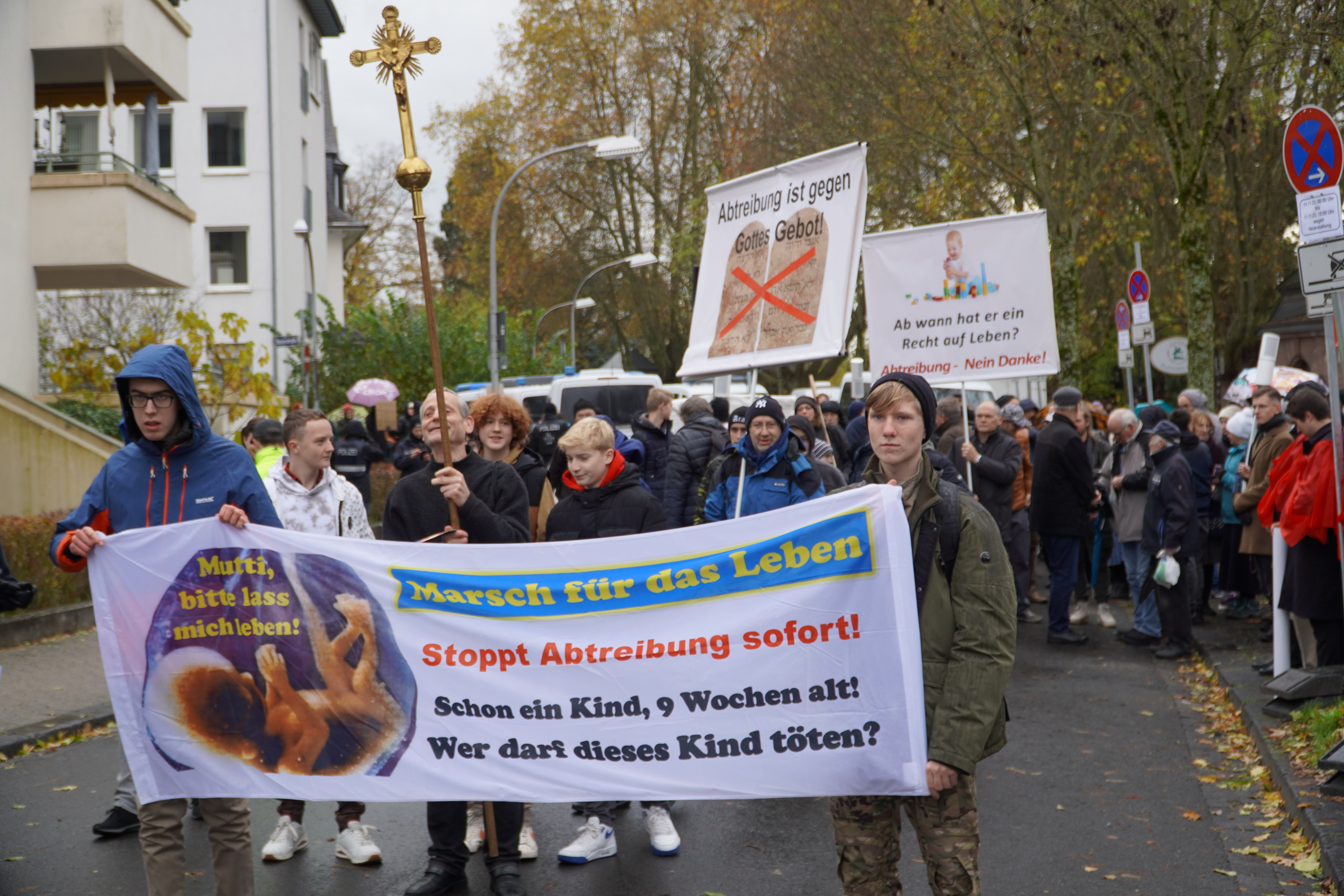 Hundreds march in Saarbrücken against the Sin of abortion!