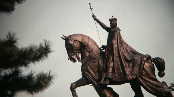 How Converts from Islam Became the "Apple of the Eye" of Saint Louis of France